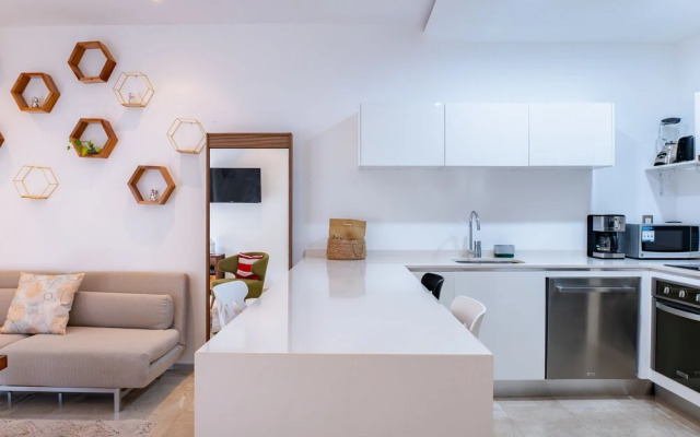 Menesse On The Beach 5 1 Bedroom Condo