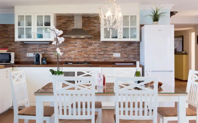 Lovely Apartment in Arona