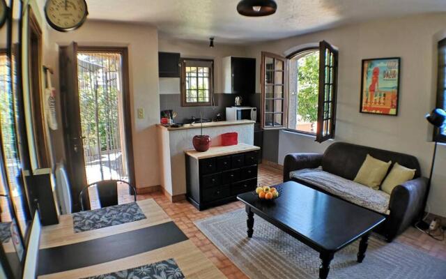 Charmant 2 pièces + terrasse entouré de verdure