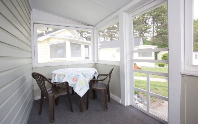 Drakes Island Resort