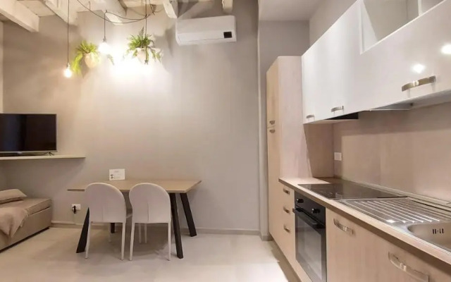 Petronilla House 008055-Lt-1202