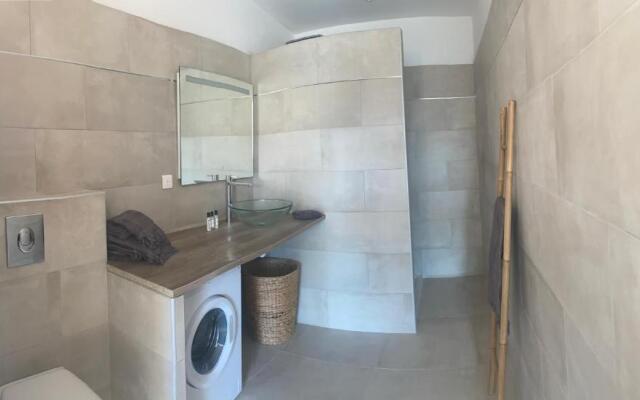 U Fondale, charmant T2, climatisé a 10 minutes des plages