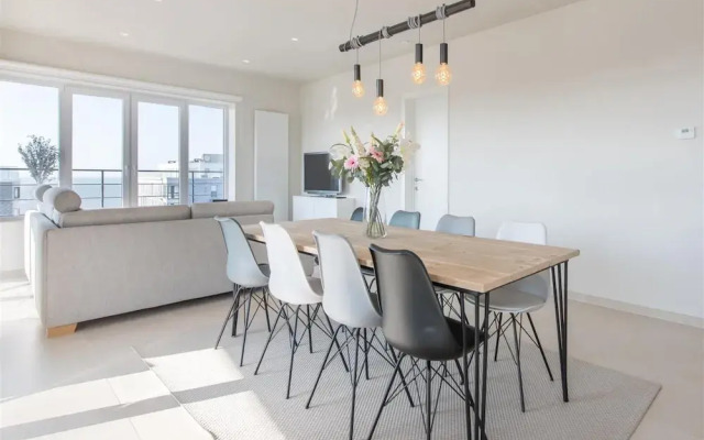 Serene Apartment With Mountain View