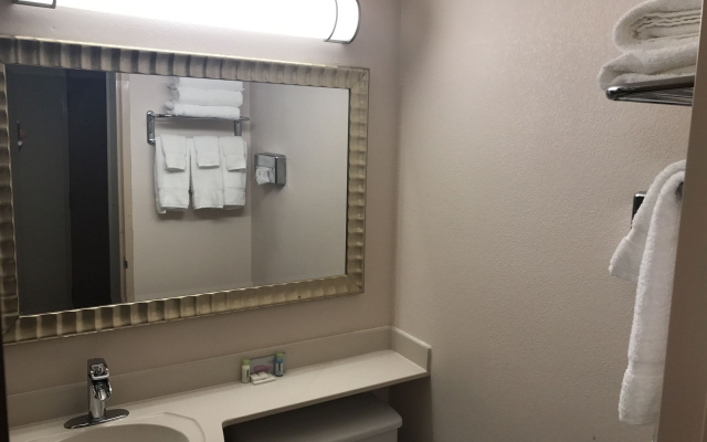 Ramada By Wyndham Albert Lea