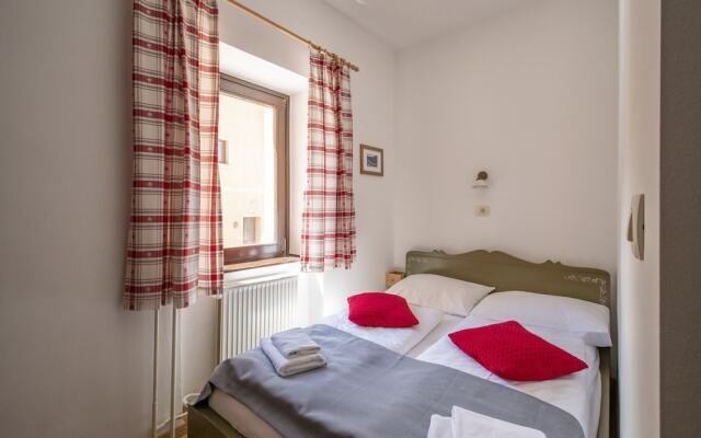 Apartment House Berghi