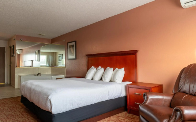 Norland Inn and Suites Roseau
