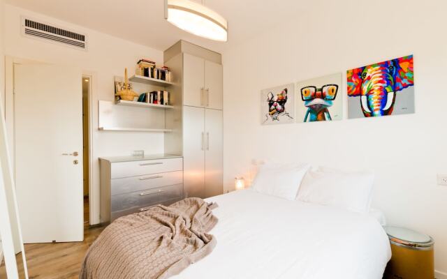 3 BR Family Home Sea View and 2 Parking