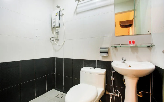 OYO 44017 L & C Premium Stay