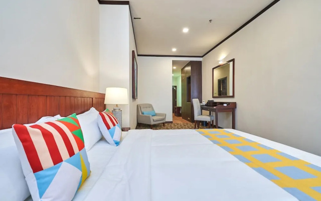 OYO Home 44077 The Platinum Hotel & Suites- King