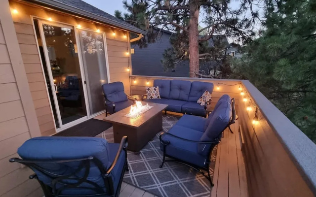 Quinn Creek 4 Bedroom Home by RedAwning
