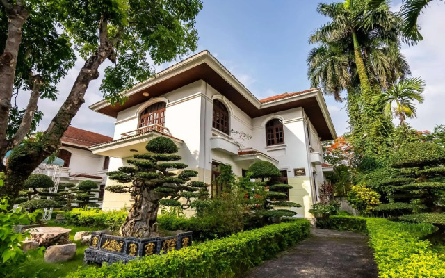 Van Xuan Royal Hotel