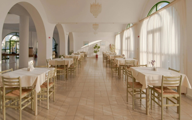 Alexandra Beach Hotel