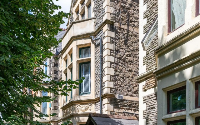 Entire 2 Bedroom Apartment In Central Cardiff