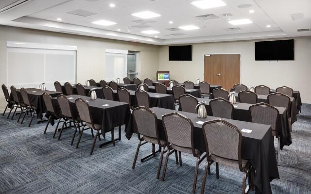Holiday Inn Express & Suites Chicago North Shore - Niles by IHG
