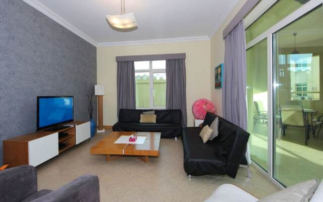 Private Beach Shoreline Luxurious Apartment