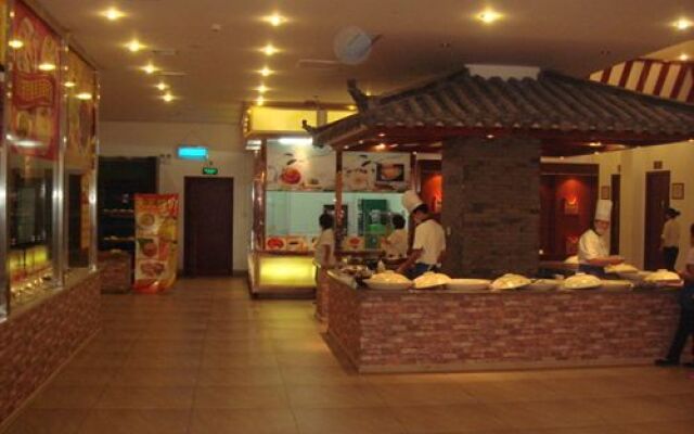 New Metropolis Hotel