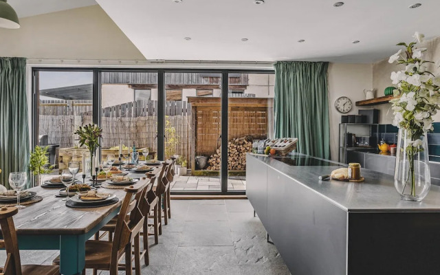 Heron House - Luxury Grand Designs Eco-home
