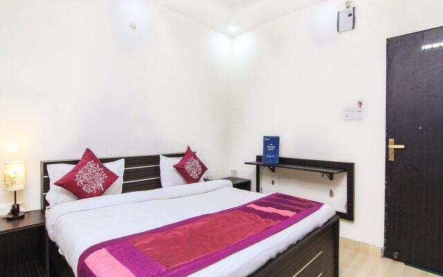OYO 15422 Shiva Inn