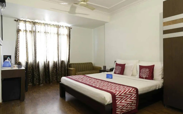 OYO Premium Jaipur Junction