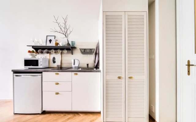 Trendy Local Apartment