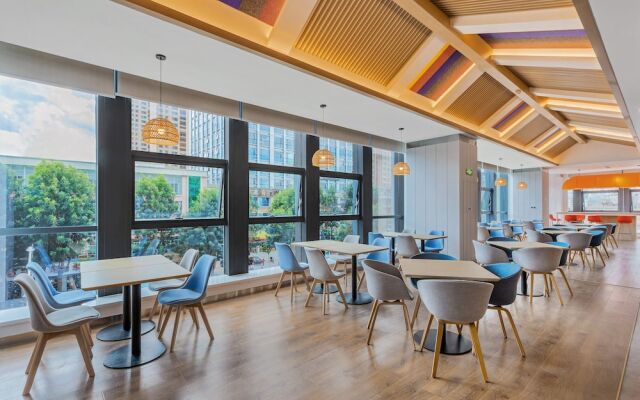 Holiday Inn Express Dali Xiaguan