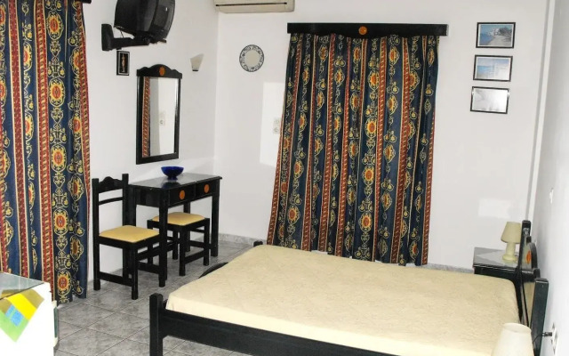Anna Zisimos Rooms