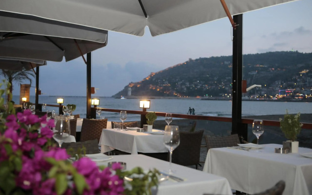 Sun Hotel by En Vie Beach - Adults Only