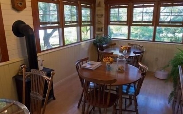 Fairmount Bed & Breakfast