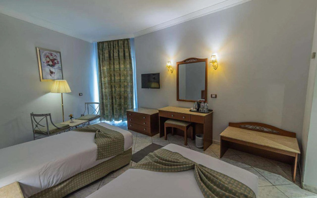 Dexon – Roma Hotel