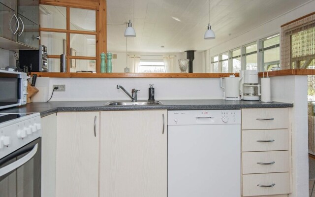 6 Person Holiday Home in Hemmet