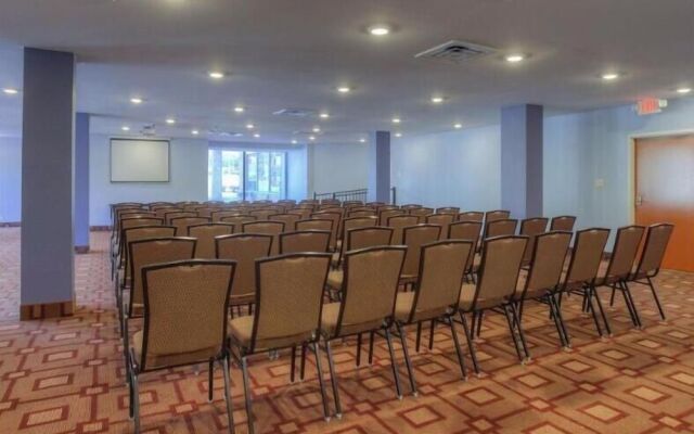 Quality Inn & Suites Chattanooga-East Ridge