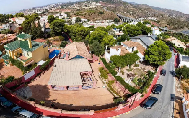 Holidays2Malaga Candado House pool & garden