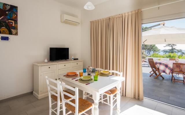 Welcomely - Porto Corallo Seafront