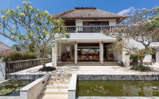 Villa Karang Putih