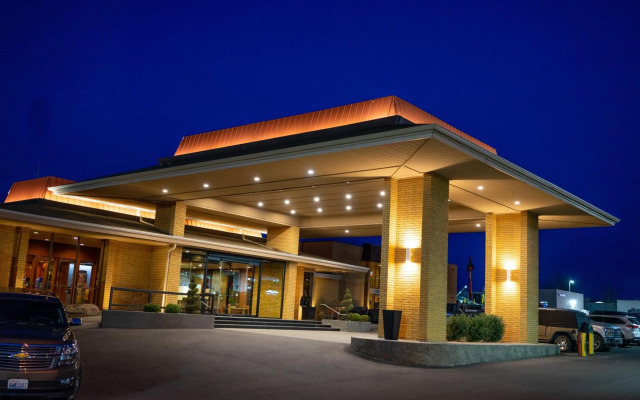 Mirabeau Park Hotel & Convention Center