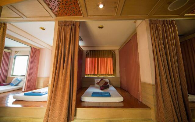 Town In Town Hotel Bangkok