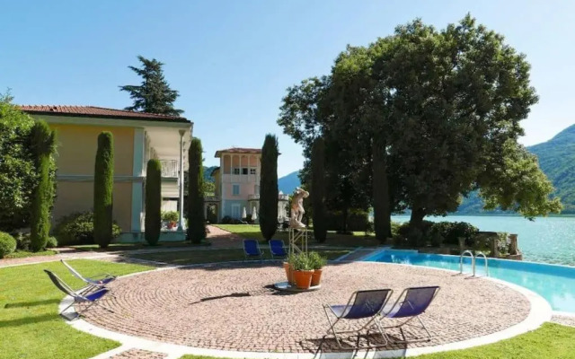 Beautiful apartment with direct access to Lake Lugano