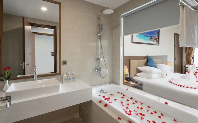 Miracle Luxury Hotel