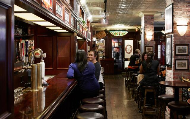 Club Quarters Hotel Faneuil Hall, Boston