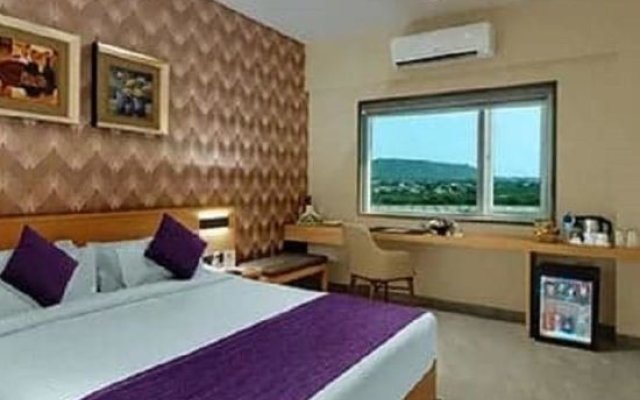 Click Hotel Junagadh