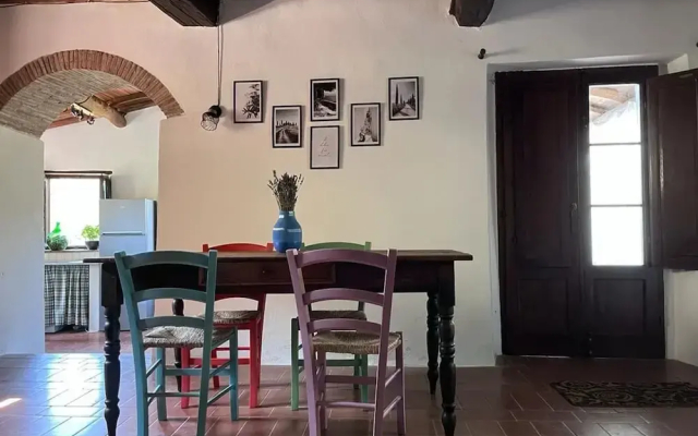 Casale Rustico con Piscina Privata e Ampio Parco