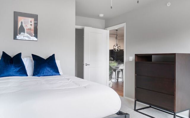 The Luxe Suites at University of Arkansas