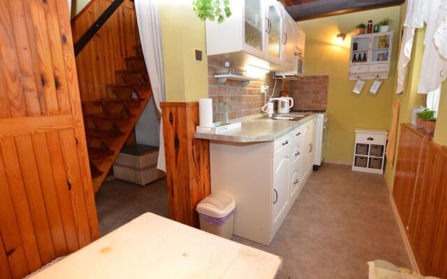 Cozy Chalet in Pilsen With Swimming Pool, Garden, Balcony
