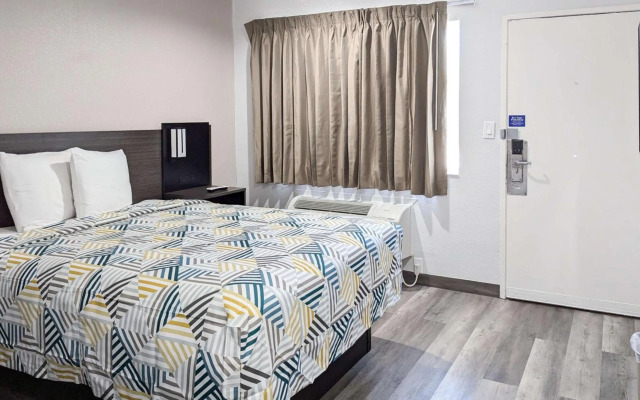 Motel 6 Victoria, TX