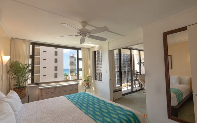 Waikiki Banyan - Partial Ocean View Tower 2 Suite 1204