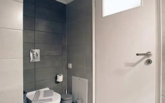 ew Thission Luxury Apartment