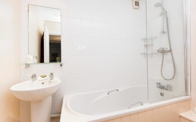 Charming 2BR garden flat in Clapham