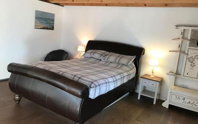 The Bolt Hole - Looe.