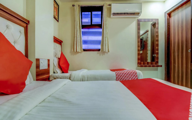Oyo 18867 Hotel Vision Palace