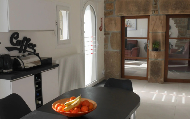 180° panoramic sea view, direct beach location, Locmaria-Plouzané
